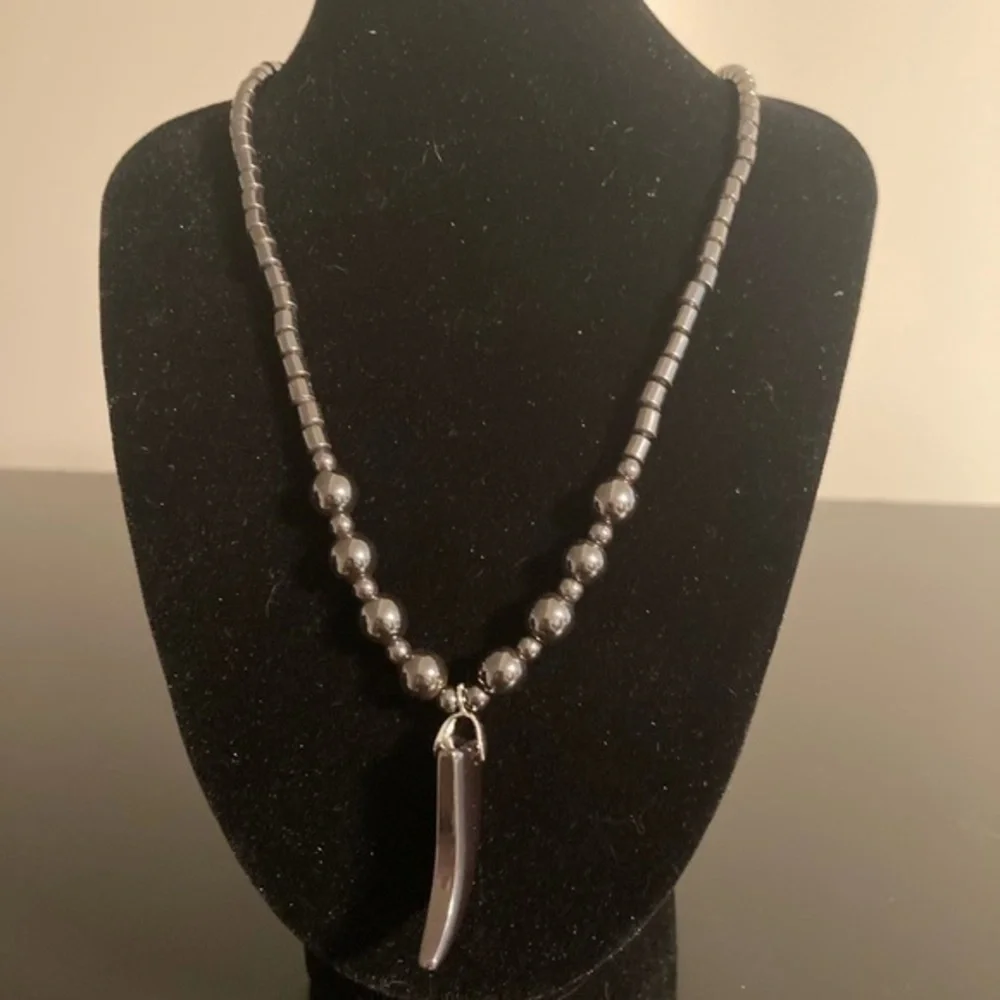 Silver metallic beaded necklace
